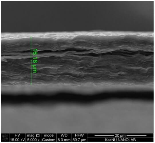 РЭМ изображение поперечного среза мембраны из оксида графена
